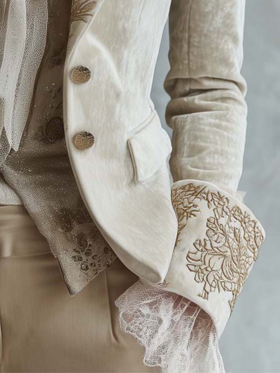 Tailliertem Blazer mit Elfenbein-Stickerei