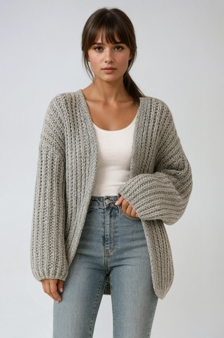Strickjacke mit übergroßen Ärmeln