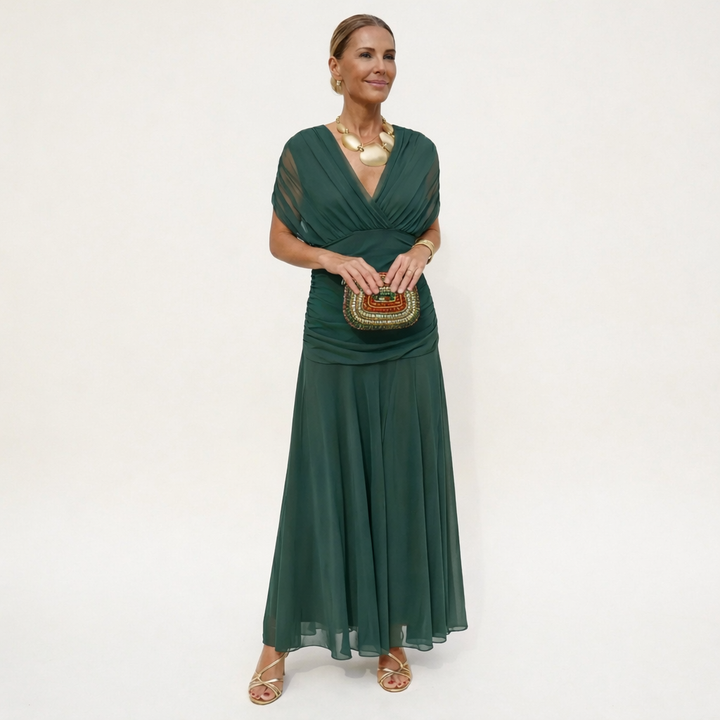 Mirella | Das Maxikleid, das alle Blicke auf sich zieht