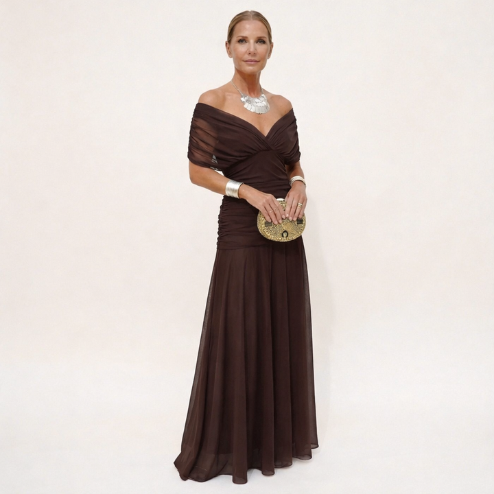 Mirella | Das Maxikleid, das alle Blicke auf sich zieht