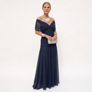 Mirella | Das Maxikleid, das alle Blicke auf sich zieht