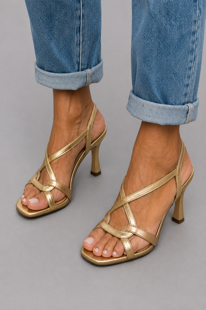 Elisabetta | Goldene Sommer-Sandalen für einen Hauch von Zauber