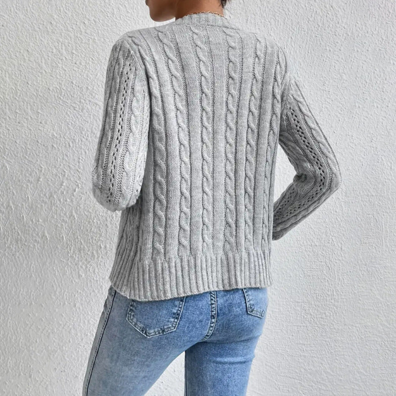 Cropped Zopfmuster-Strickjacke mit Knopfleiste