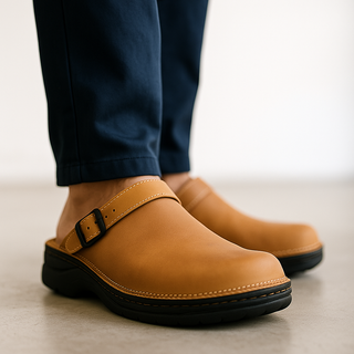 Erin – Bequeme Clogs in Lederoptik mit Schnalle