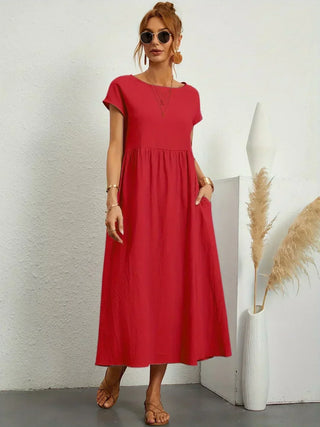 Gabrielle | Fließendes Midi-Kleid zeitloser Eleganz