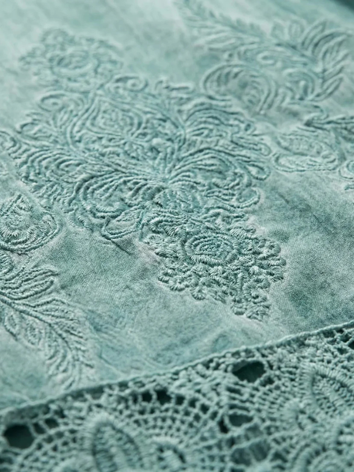 Timeless – Midikleid mit Spitze für Cocktailanlässe