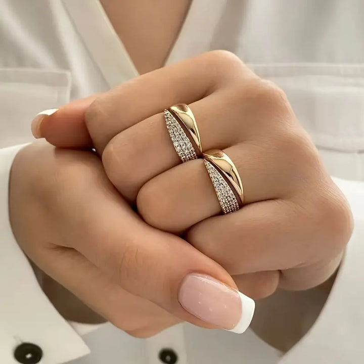 Aurelia | Eleganter Goldring mit funkelnden Steinen