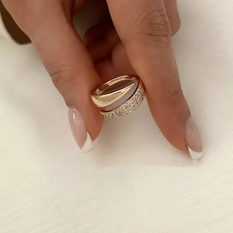 Aurelia | Eleganter Goldring mit funkelnden Steinen