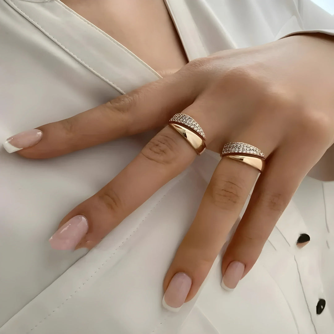 Aurelia | Eleganter Goldring mit funkelnden Steinen