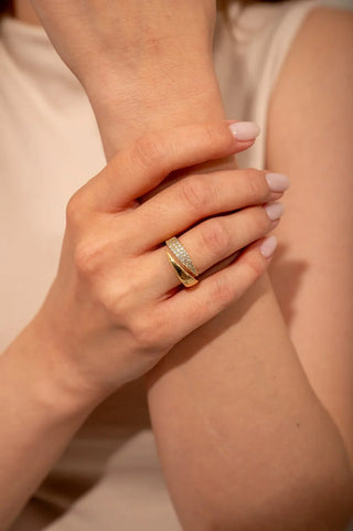 Aurelia | Eleganter Goldring mit funkelnden Steinen