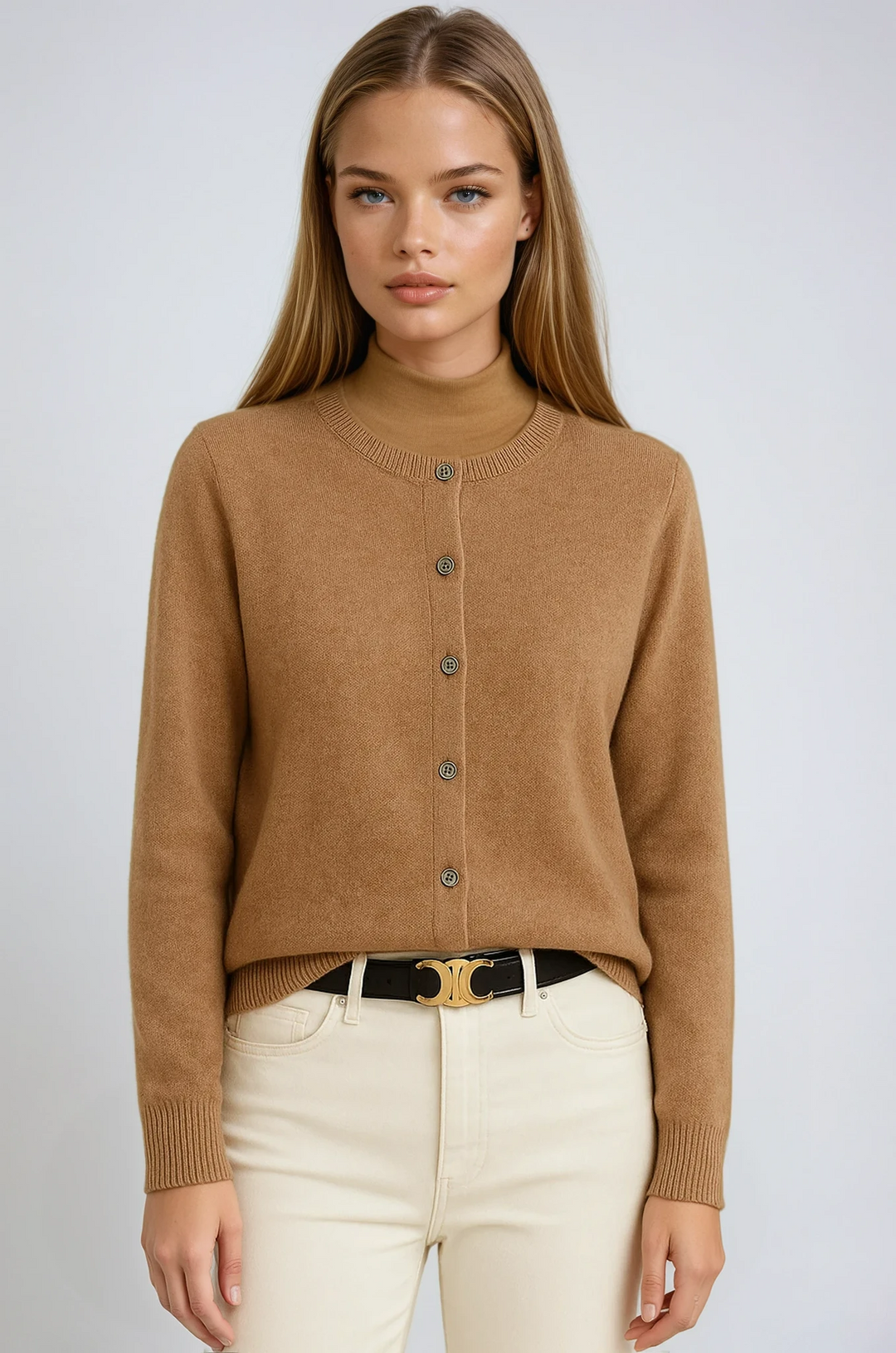 Weiche Knopf-Strickjacke