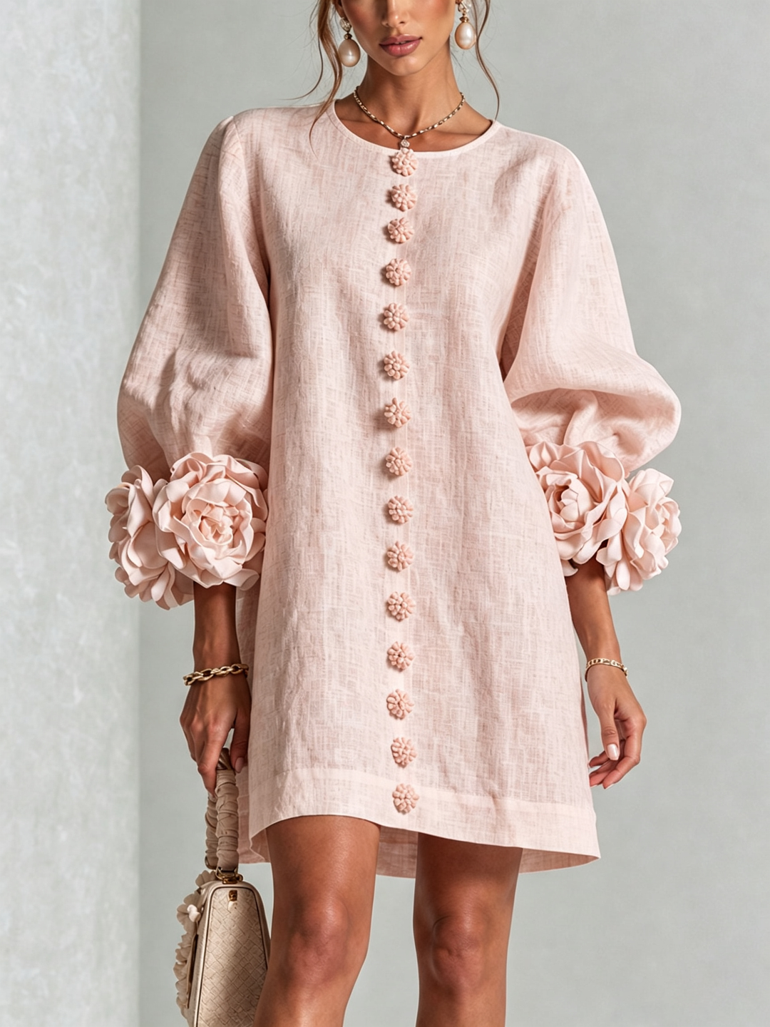 Blumen-Minikleid mit Knopfleiste und auffälligen Blüten-Manschetten
