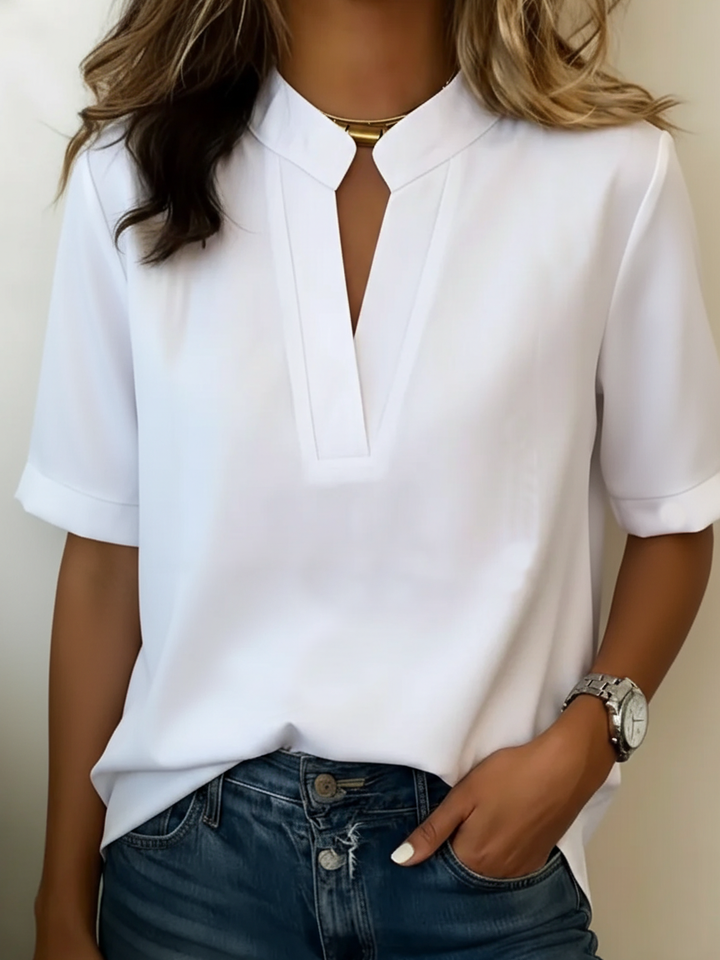 Karina | Schicke Bluse mit V-Ausschnitt und goldenen Details