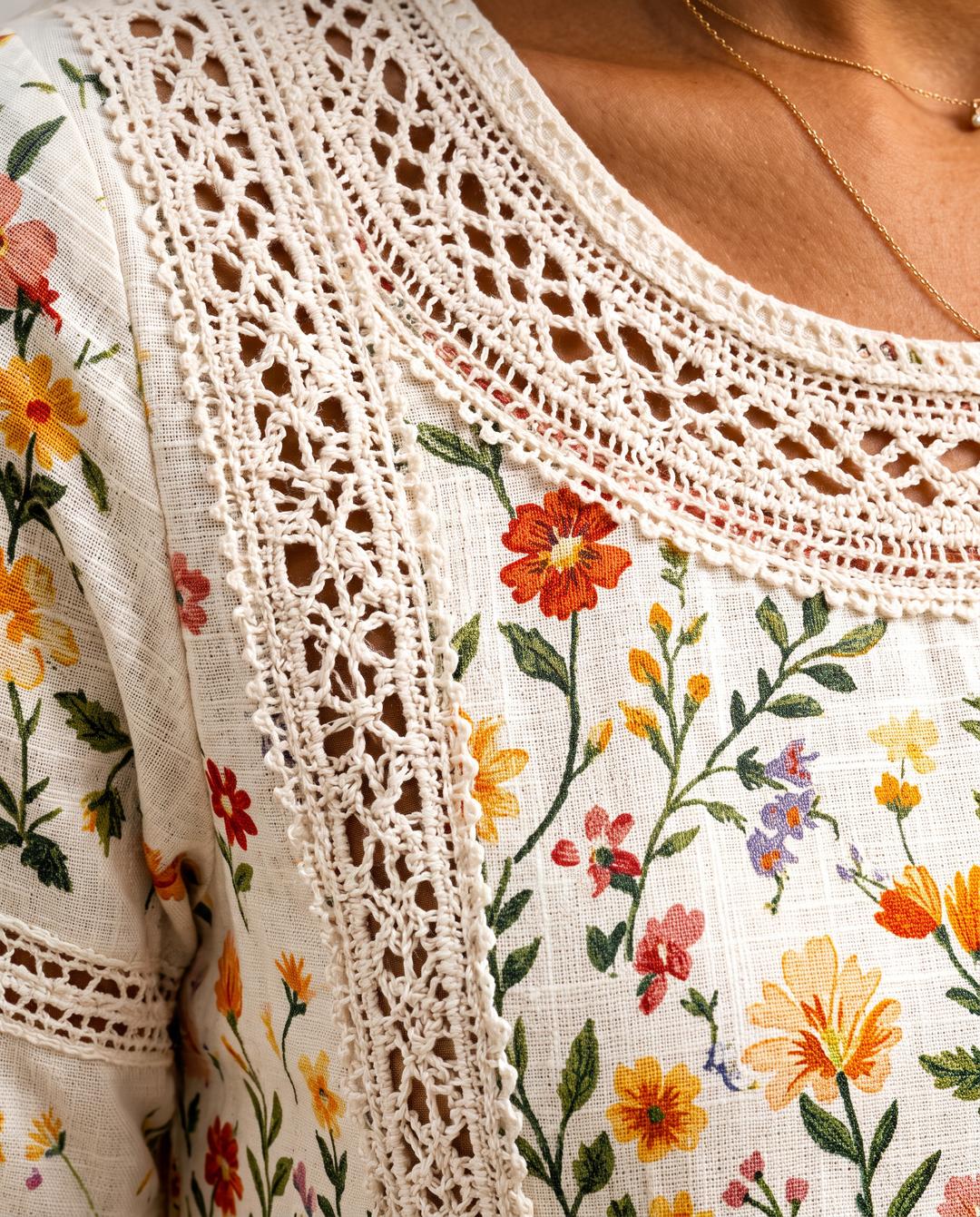 Wildflower – Midikleid mit Blumenstickerei